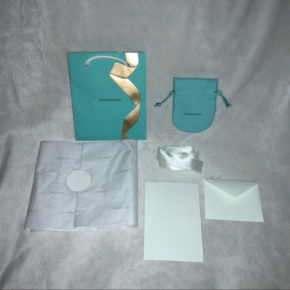 Tiffany & Co. gift set - Picture 1 of 7
